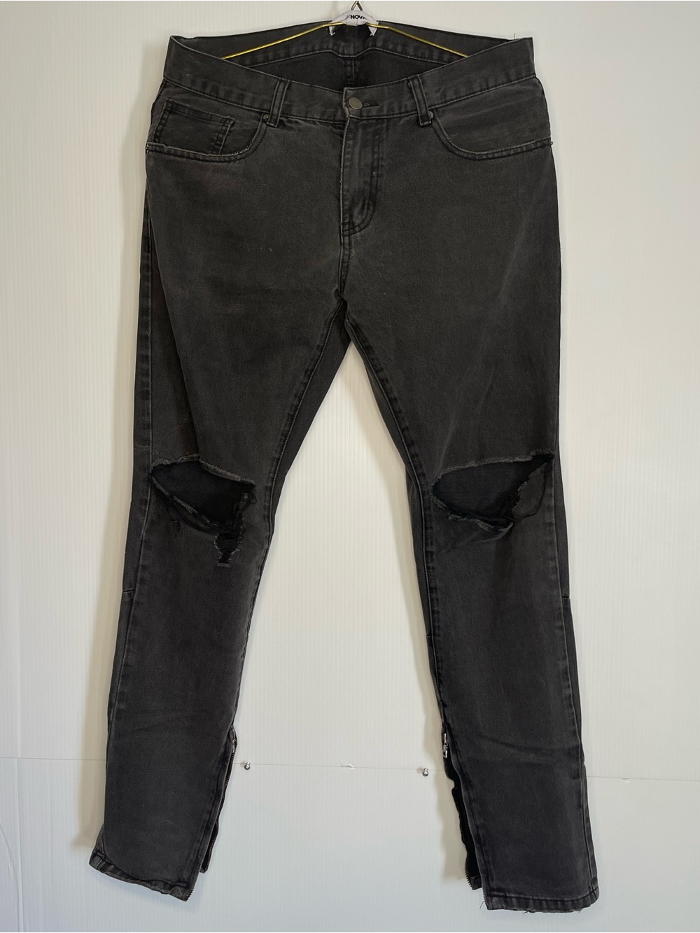 Black Ripped Men’s Jeans - Slim Fit